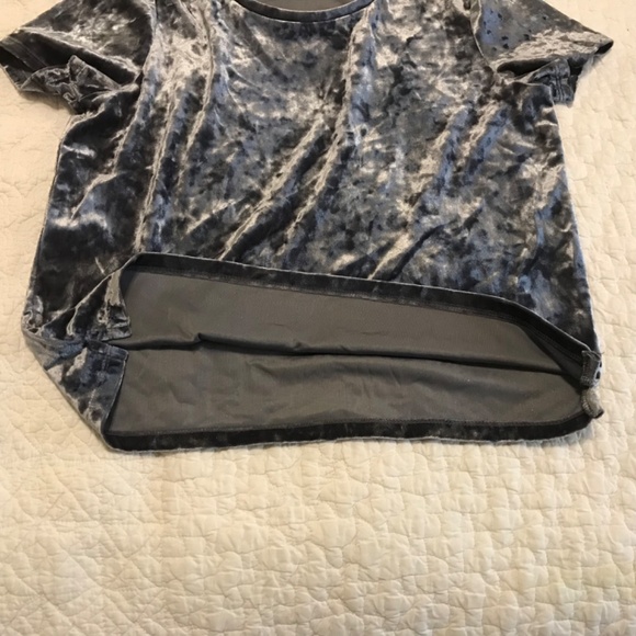 Gorgeous Aeropostale short sleeve dark silver gray crewneck velvet top (S) - Picture 8 of 13